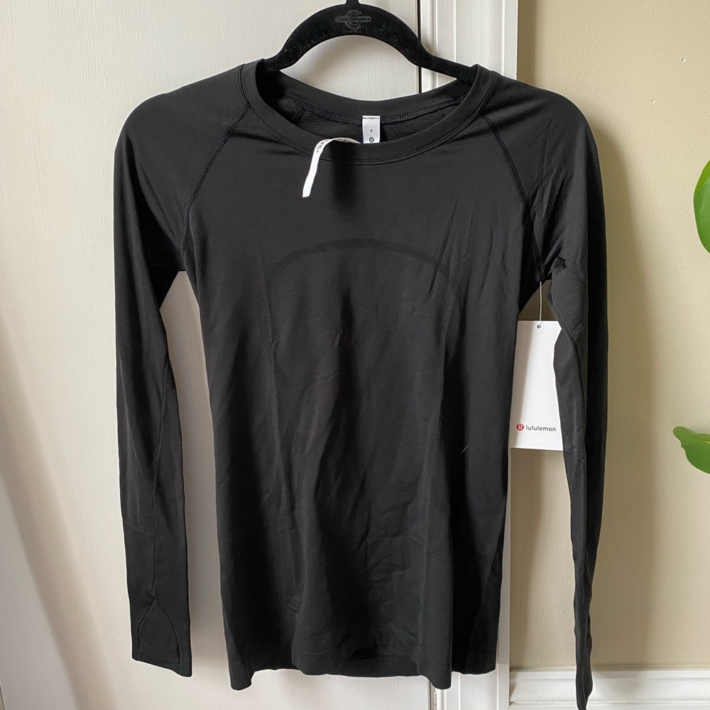 Lululemon black swiftly tech 2.0 long sleeve shirt size 6